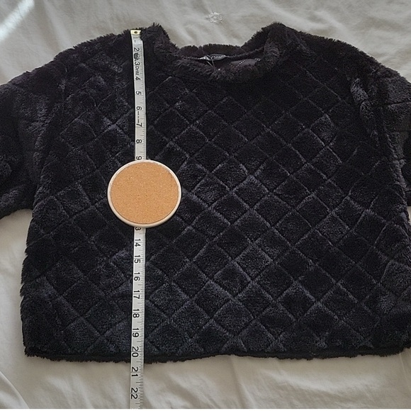 Zara Faux Fur Quilted Black Pullover - Picture 9 of 16